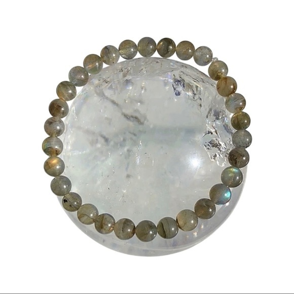 Hand Made Labradorite Gemstone Bracelet - Picture 6 of 7